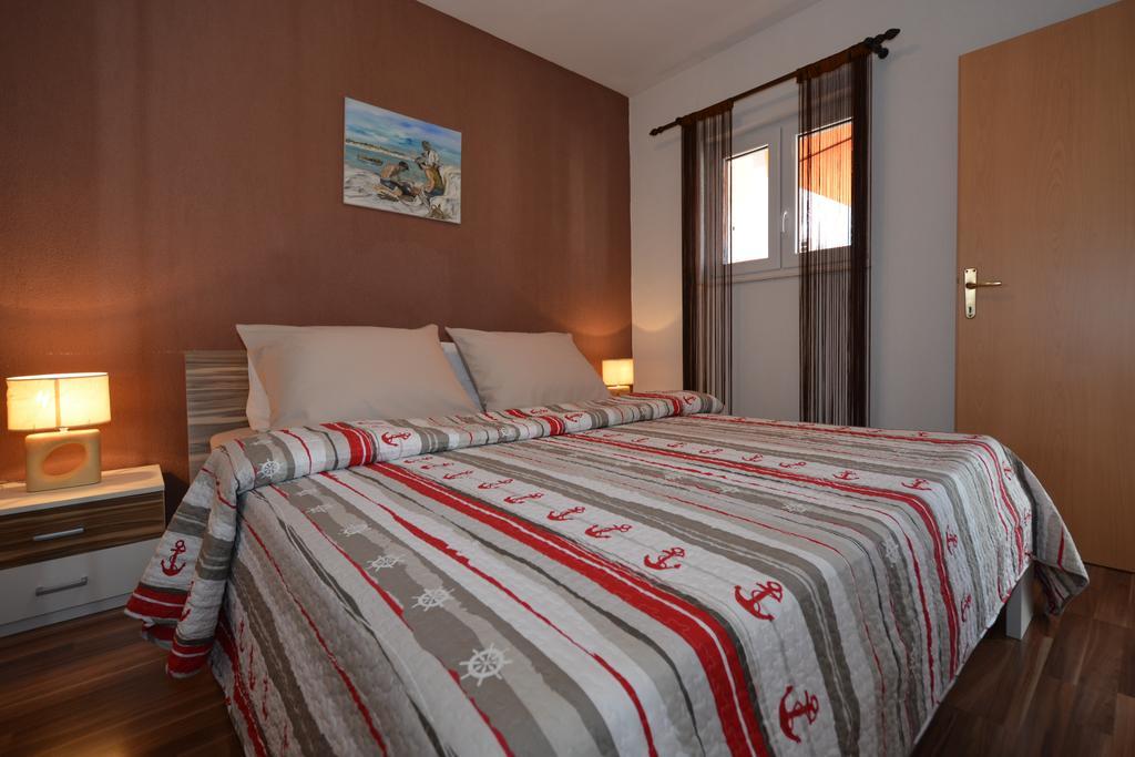 Apartments Maslina Trogir Bagian luar foto