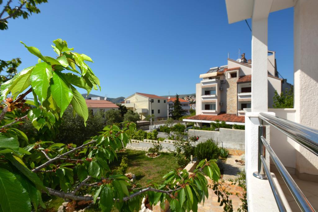 Apartments Maslina Trogir Bagian luar foto