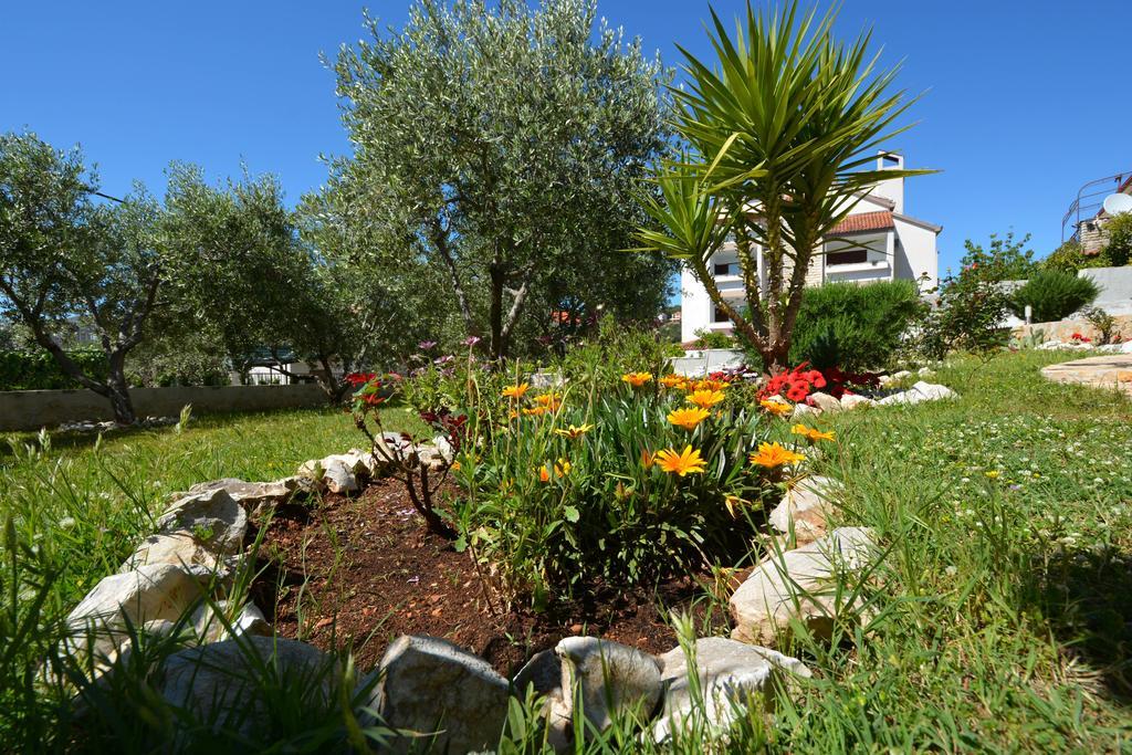 Apartments Maslina Trogir Bagian luar foto