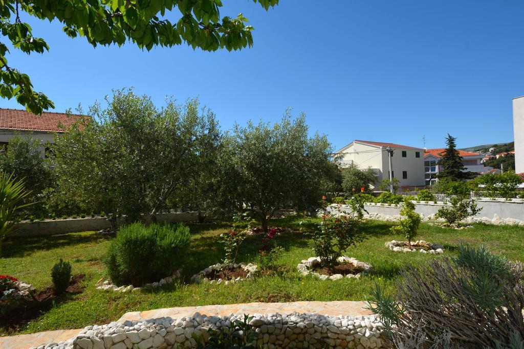 Apartments Maslina Trogir Bagian luar foto